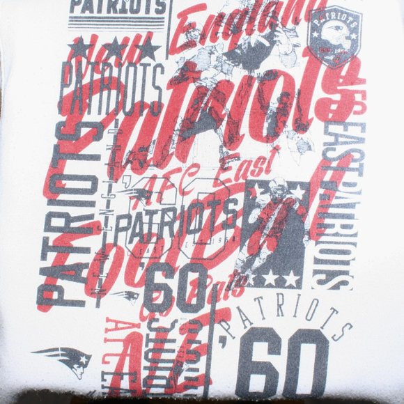Boy's NE Patriots Sweatshirt. Excellent Condition. - Picture 3 of 3